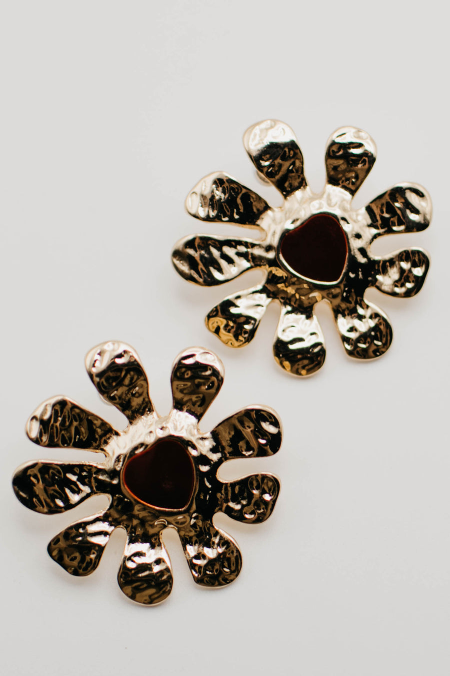 The Jaida Hammered Flower Heart Earring