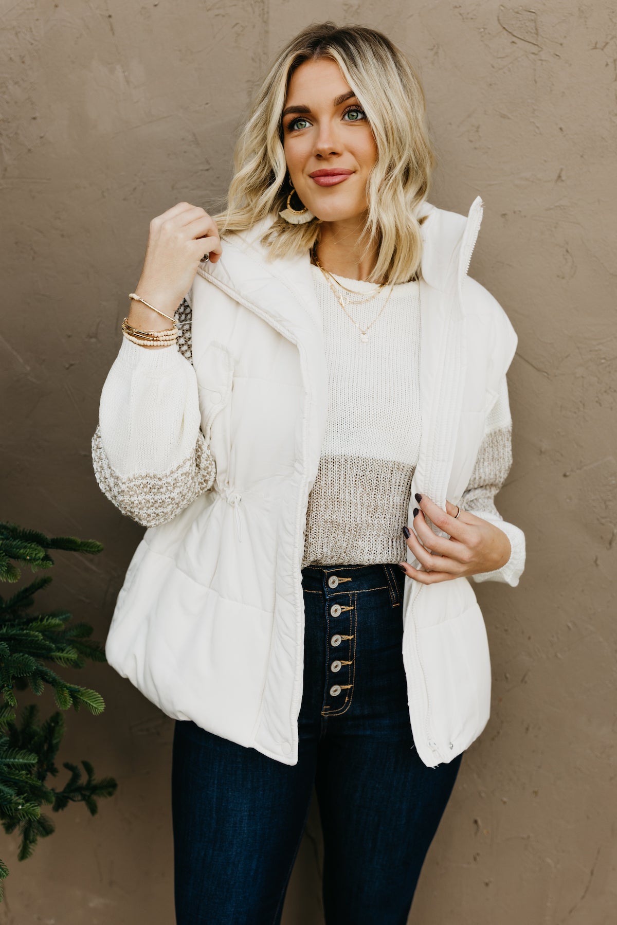 Plus size white puffer hot sale vest